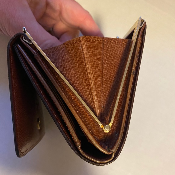 Authentic Louis Vuitton Wallet W/ Kiss Lock Vintage - Picture 7 of 16